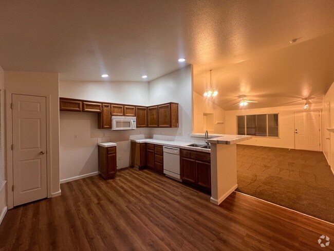 Building Photo - 3 bedroom 2 Bath Fernley Home with 2 car g...