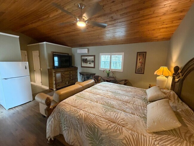 190 Sand Pine Rd Unit B