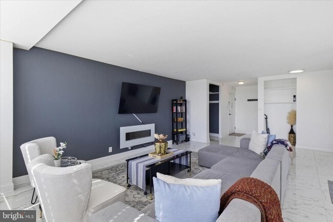 Photo - 301 N Beauregard St Unidad 1105