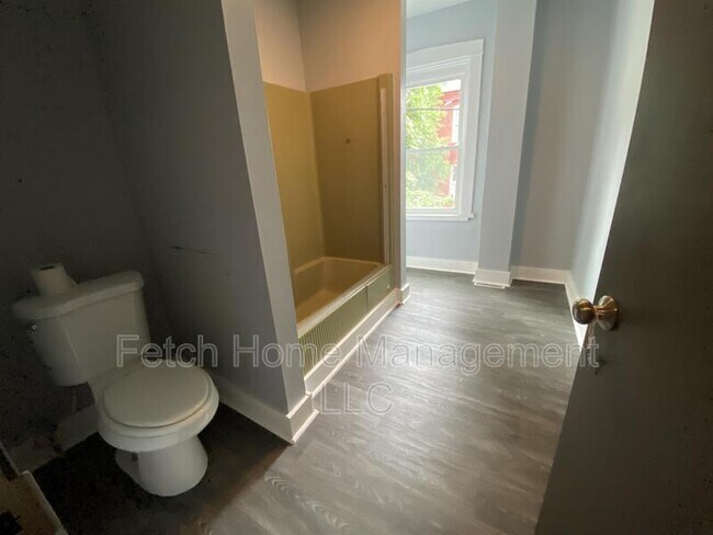 Photo - 208 W Vine St