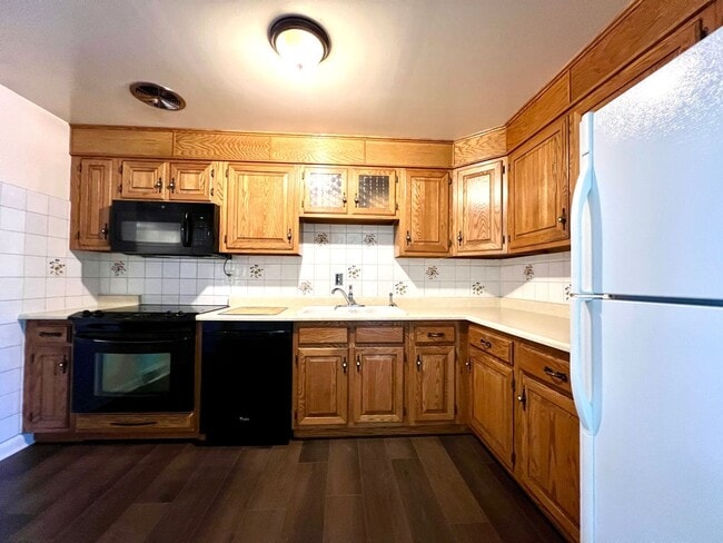 Photo - 2449 Otis St