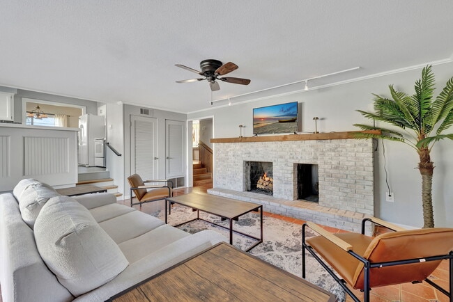 Photo - 3866 Allenwood St