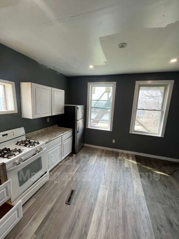 Building Photo - 1834 Flagler St Unit 1