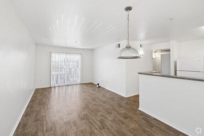 2BR, 1BA - 760SF - Living Room