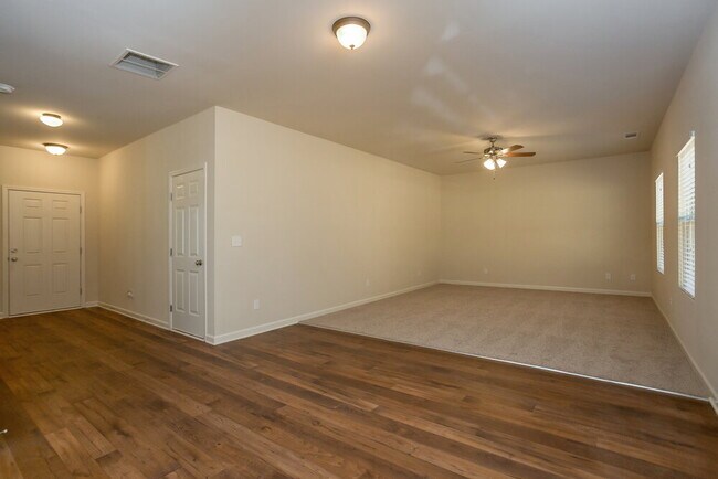 Photo - 3103 Avondale Dr SE