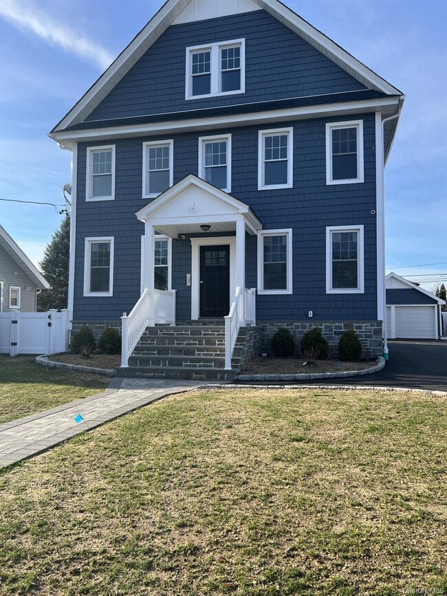 Building Photo - 70 Peterson Pl Unit 2B