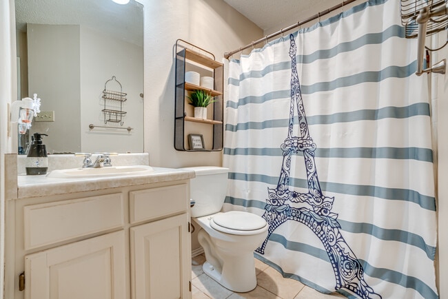 Photo - 3211 Stoney Grv