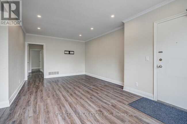 Photo - 11 Markdale Ave