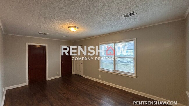 Photo - 1599 Hope St