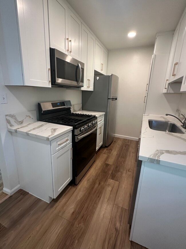 Photo - 1336 Berkeley St Unidad 2