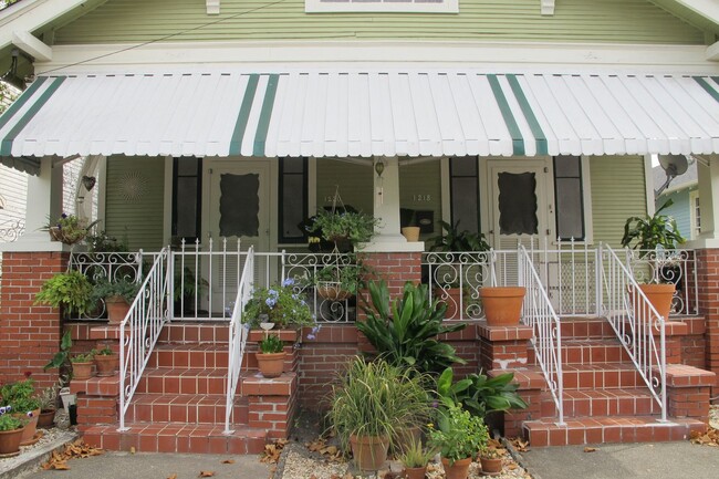 Building Photo - Charming Double in Esplanade Ridge Rental