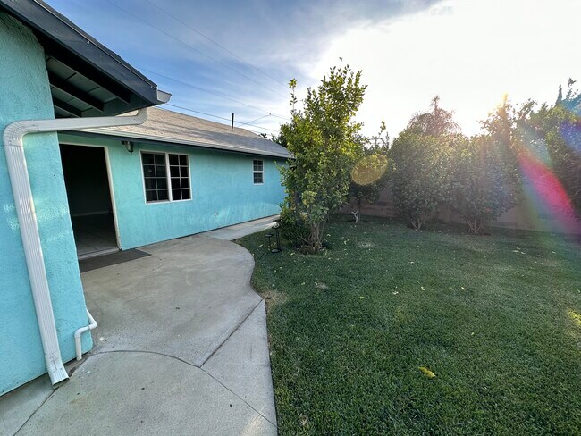 Photo - 12020 Neenach St