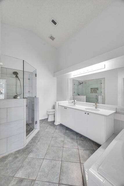Photo - 1900 SW Logwood Rd