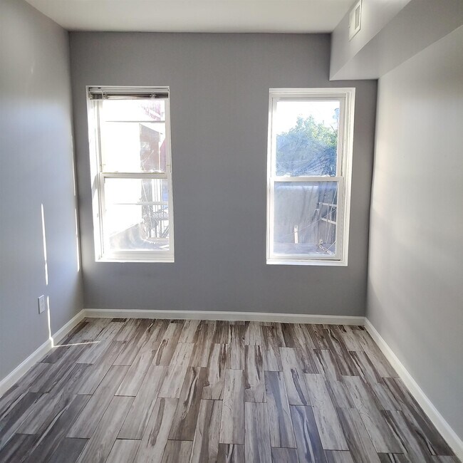 Photo - 644 Newark Ave Unidad 1