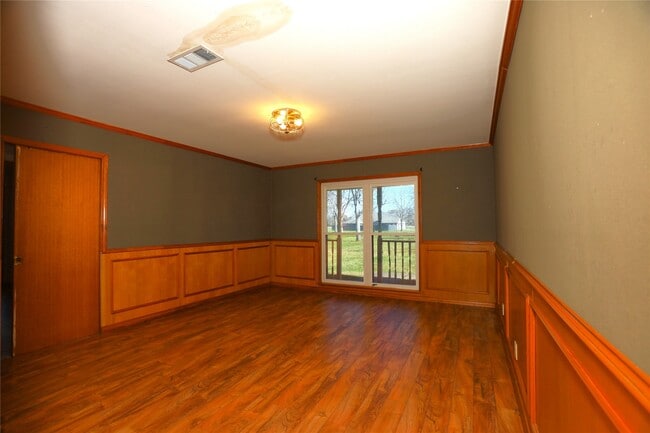 Building Photo - 113 Old Angleton Rd