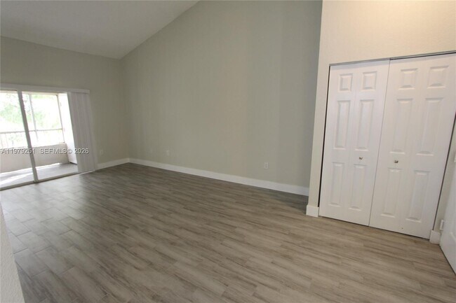 Photo - 2831 N Oakland Forest Dr Unit 309