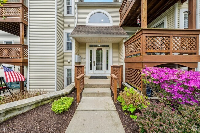 Building Photo - 1328 Cedarwood Dr Unit A3 Rental