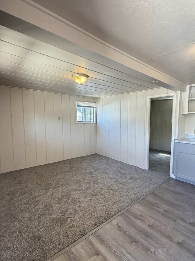 Building Photo - 2709 W Rose Hl St Unit 2