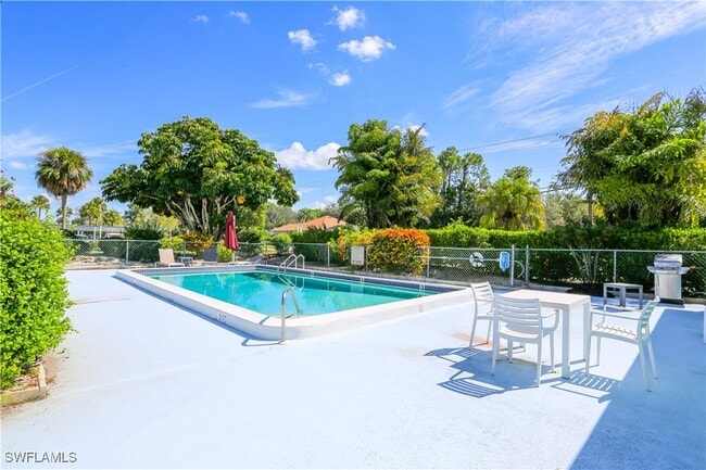 Photo - 221 Cypress Way E Unit 201