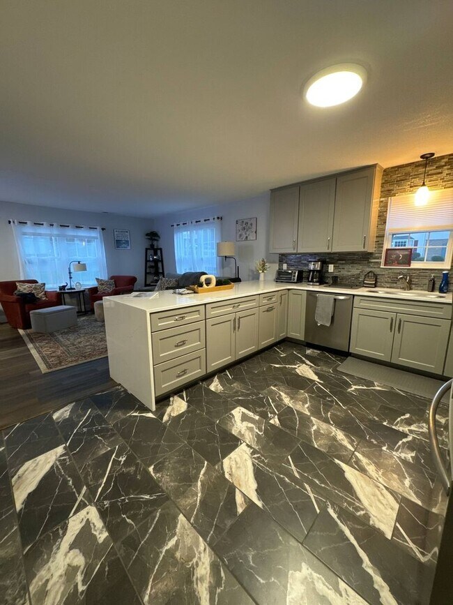 Photo - 3 Bedroom 3 Bathroom - Short Term Lease