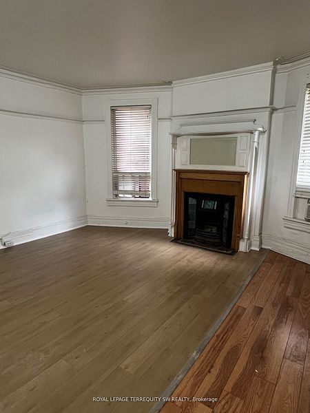 Photo - Annex Bachelor unit available in Clean Qui... Unit E