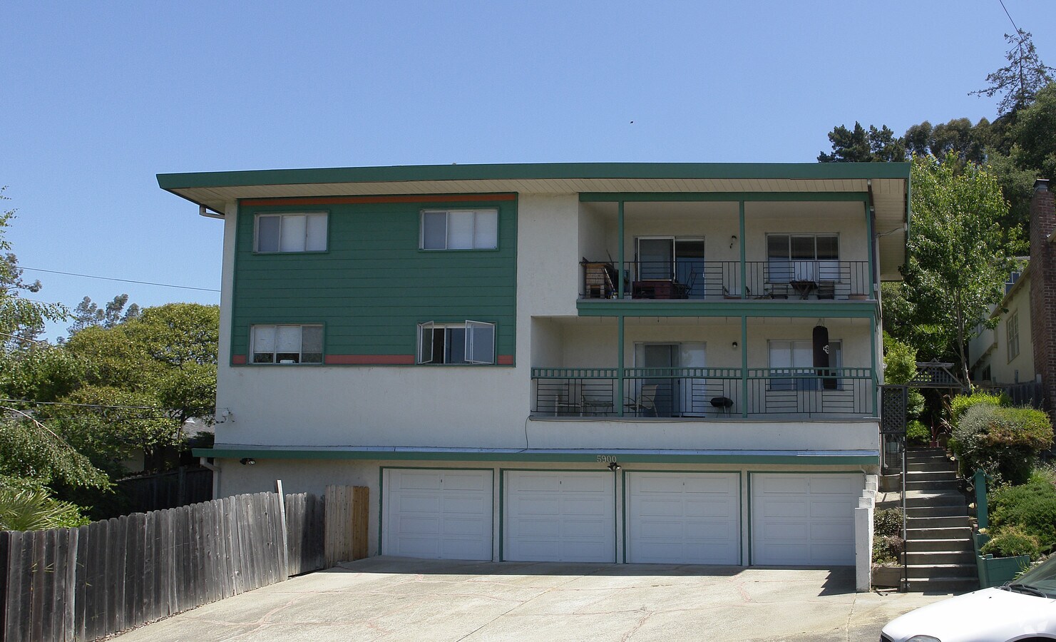 Photo - 5900 Laird Ave