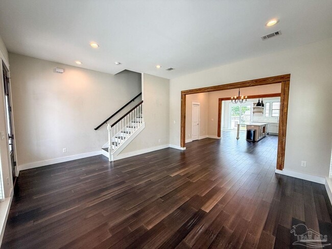 Photo - 517 W Wright St
