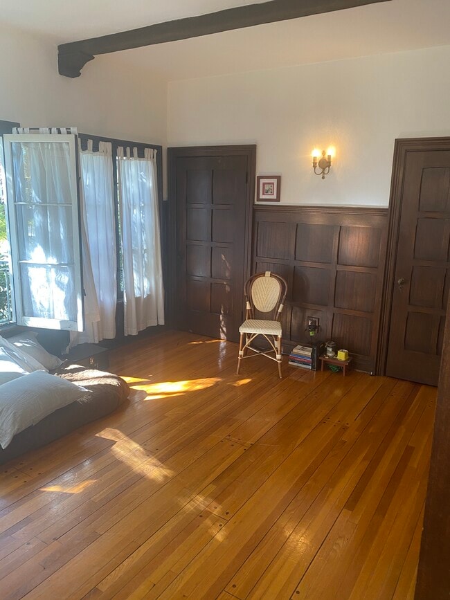 Photo - 414 N Sycamore Ave