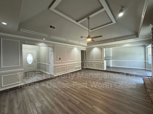 Photo - 7729 Red Oak St