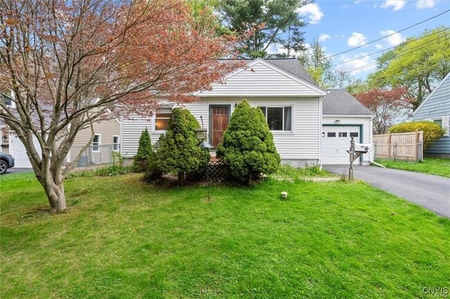 Photo - 302 Twin Elms Ln