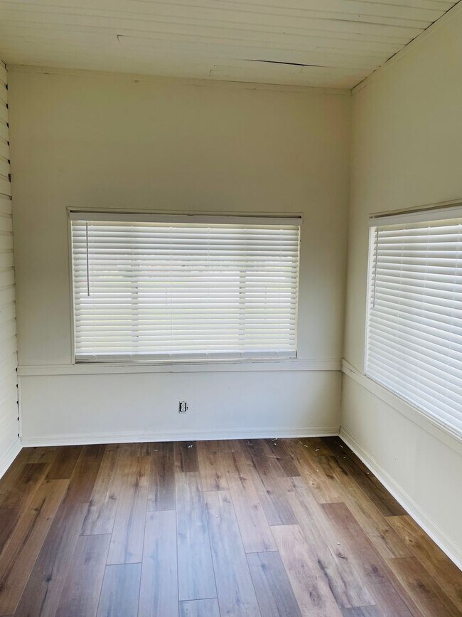 Photo - 2915/2919 Winter Lake Rd Unidad A