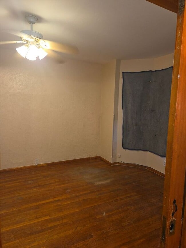 Photo - 5BR/1.5BA Row Home with Backyard and Laund...
