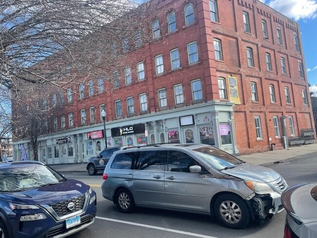 Photo - 588-612-612 E Main St Unit 590B