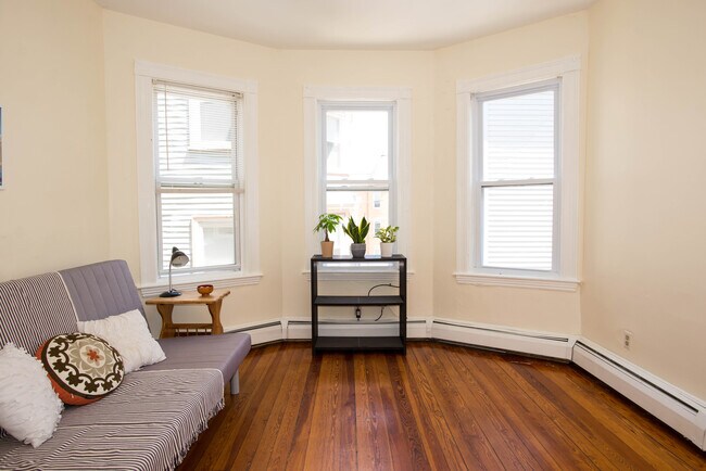 Photo - 731 Parker St Unit 1