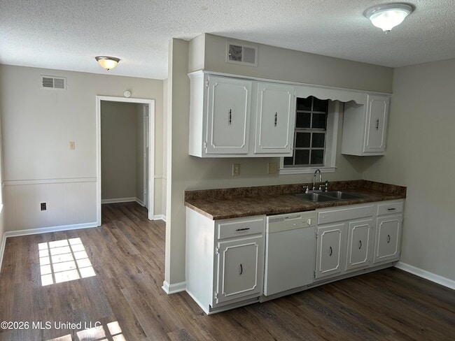 Photo - 7397 Meadowbrook Dr