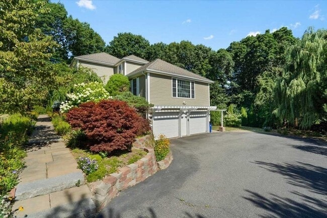 Photo - 89 Boulder Hill Dr