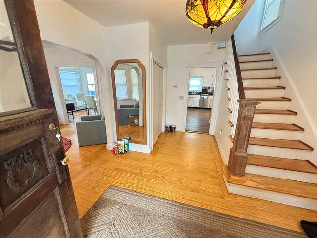 Photo - 18 Bedlow Ave