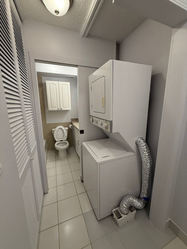 Photo - Fairway Villa Waikiki studio for rent