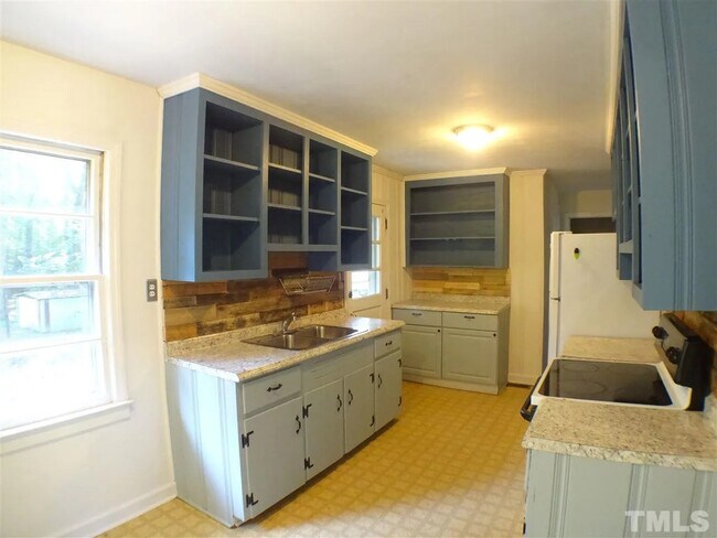 Photo - Room in House on Sunnybrook Rd