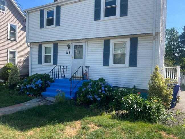 Photo - 125 Thacher St House