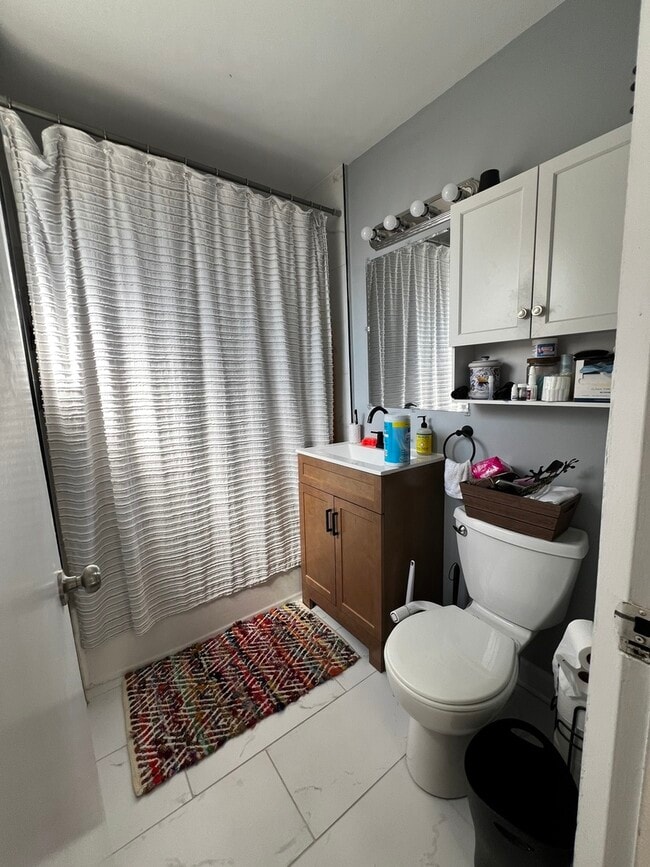 Photo - 5335 N California Ave Unit 504