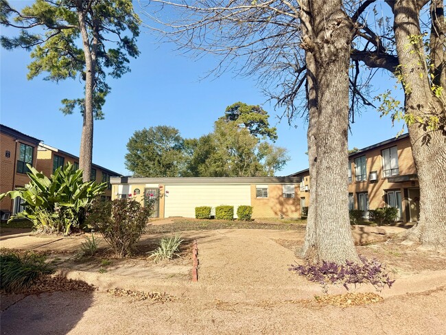 Photo - 3629 N MacGregor Way Unit 11