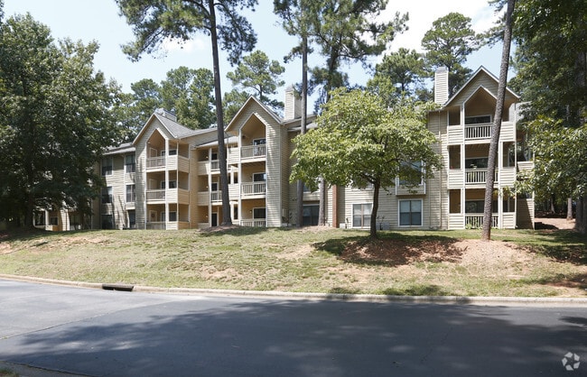 Building Photo - Retreat on Lake Lynn Rental