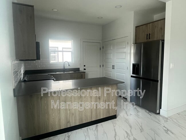 Photo - 2808 Charlie Rd