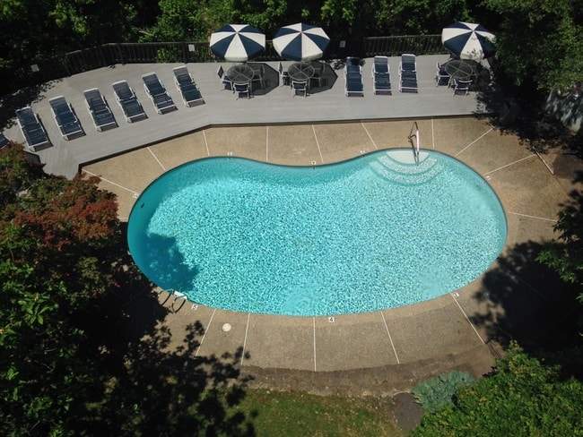 Summer! - Sutton Place Apartments and Townhomes