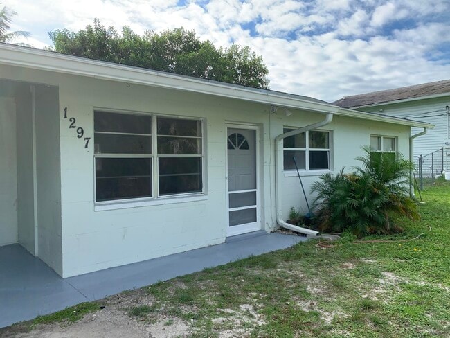 Building Photo - 1297 NW Charlie Green Dr Rental