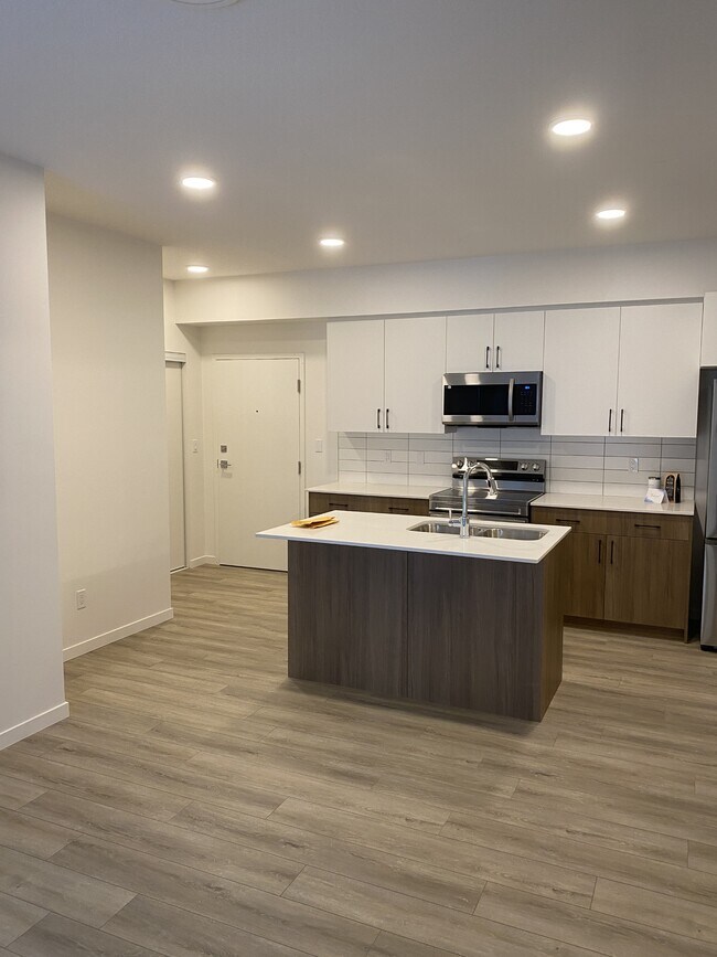 Photo - 9227-9228 228 St NW