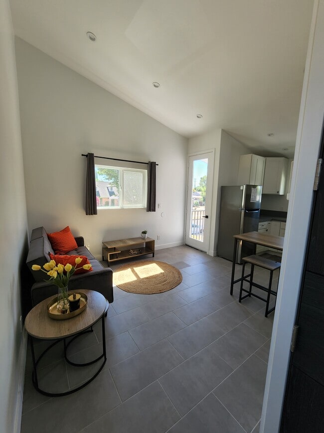 Building Photo - 6653 Melba Ave Unit 6653 Melba Ave #2