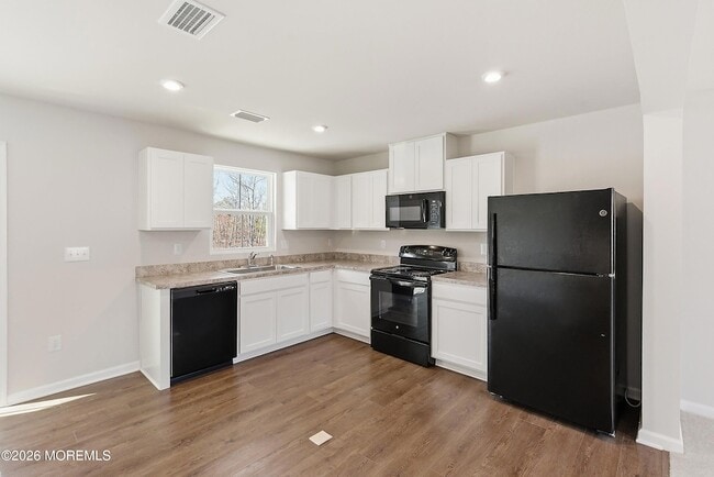 Photo - 604 Cyprus Ct