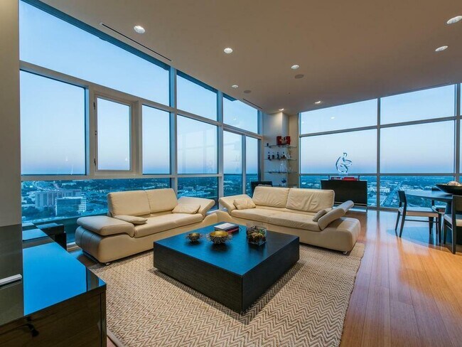 Photo - 555 E 5th St Condo Unit 2901